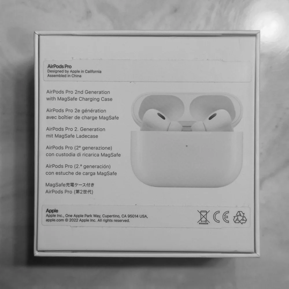 Apple AirPod pro generation 2 MagSafe charger